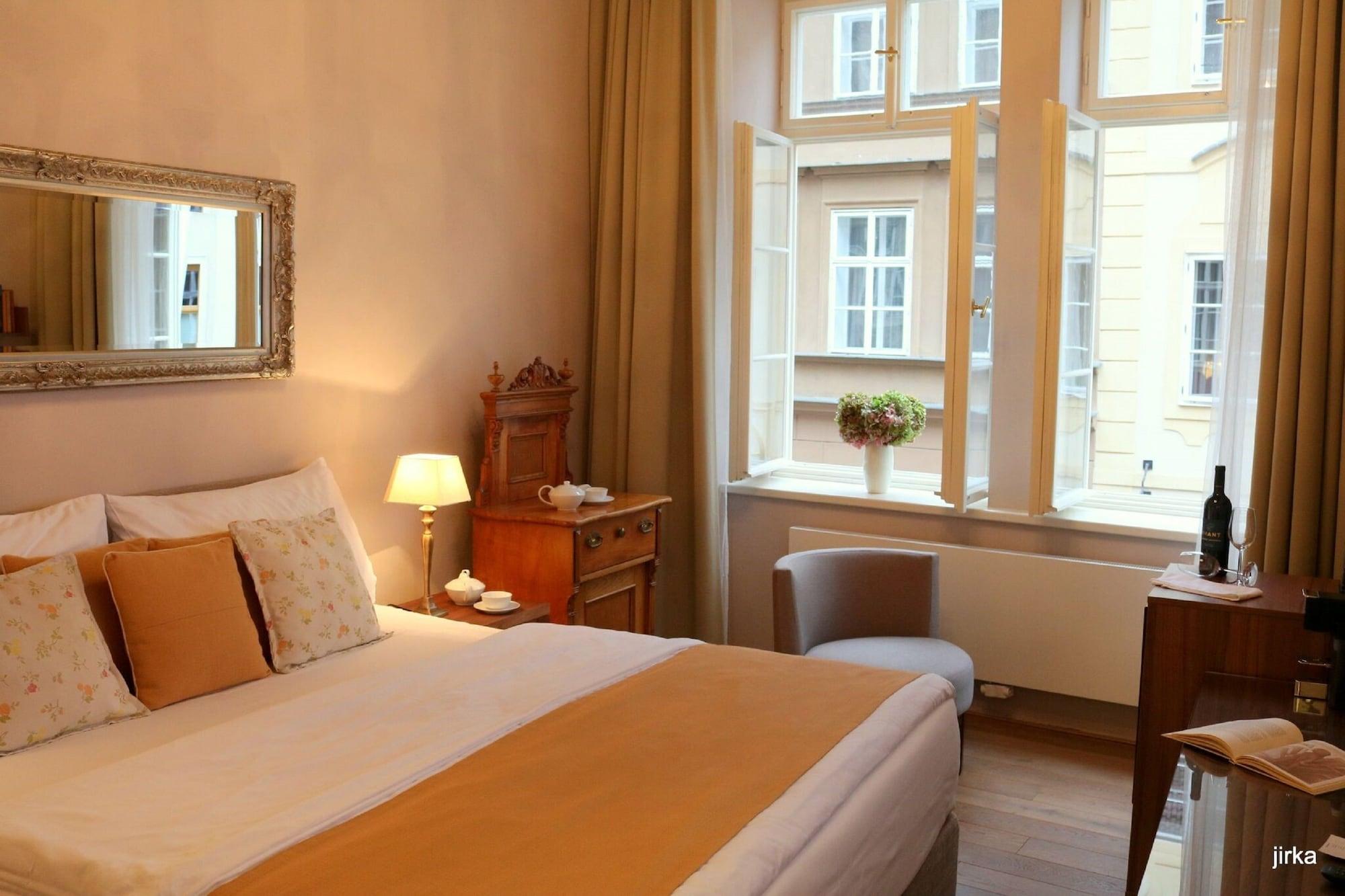 Hotel Golden Key Prague Castle Luaran gambar